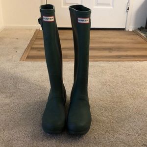 Matte green hunter boots!